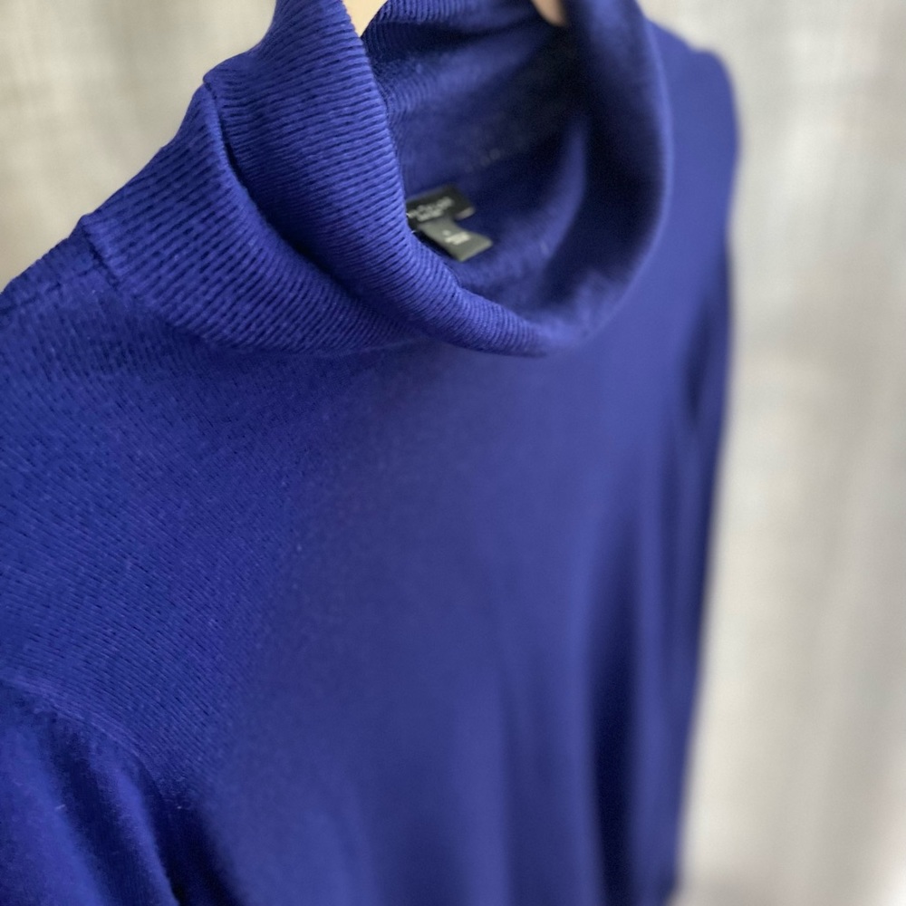 Ann Taylor size S blue turtleneck light knit sweater